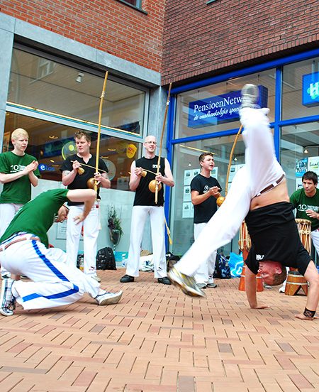 https://cscapoeira.nl/wp-content/uploads/2022/05/Demonstraties-Capoeira-Apeldoorn-450x552.jpg